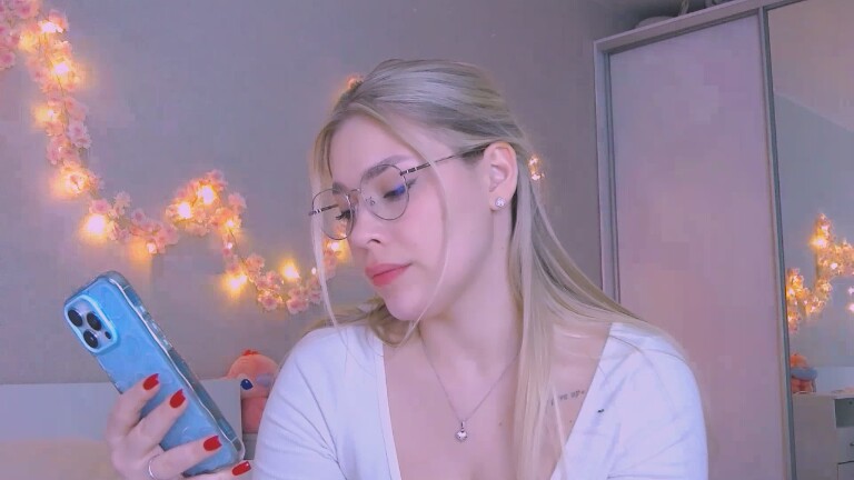 DianaLuna's Streamate show and profile