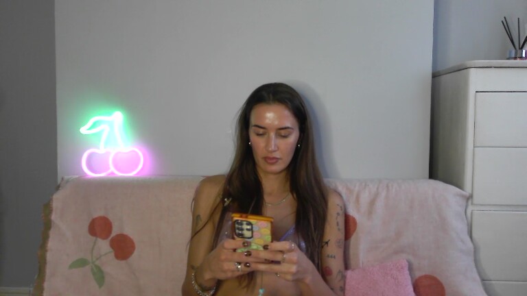 Cherry_Blaze_UK's Streamate show and profile