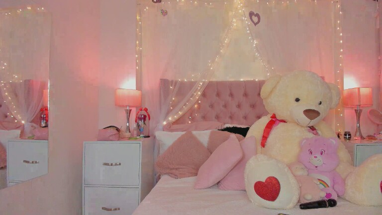 AlexandraWinterr's Streamate show and profile