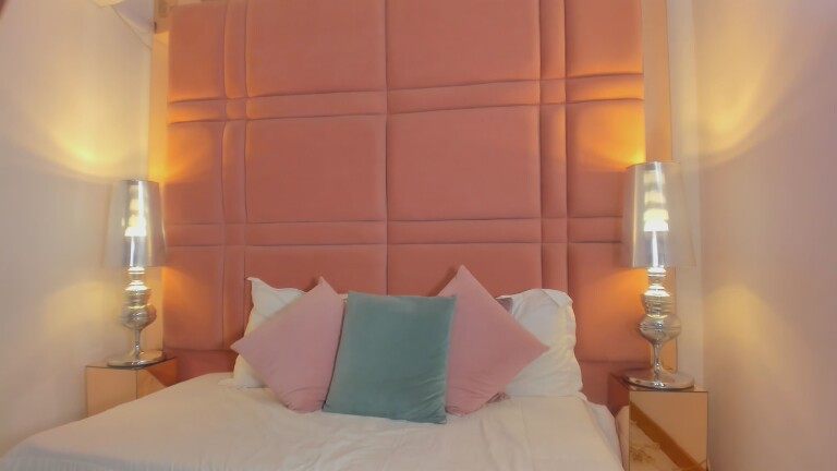 hollyBrisstol90's Streamate show and profile