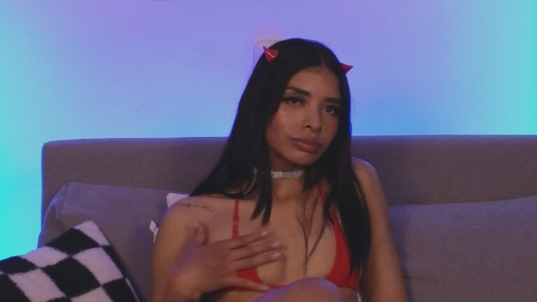 Viiolettgrey's Streamate show and profile