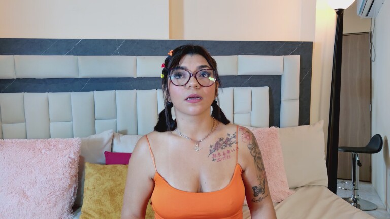 LunnaNoir's Streamate show and profile