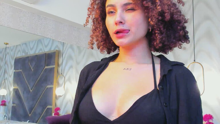 HollyJhonson's Streamate show and profile