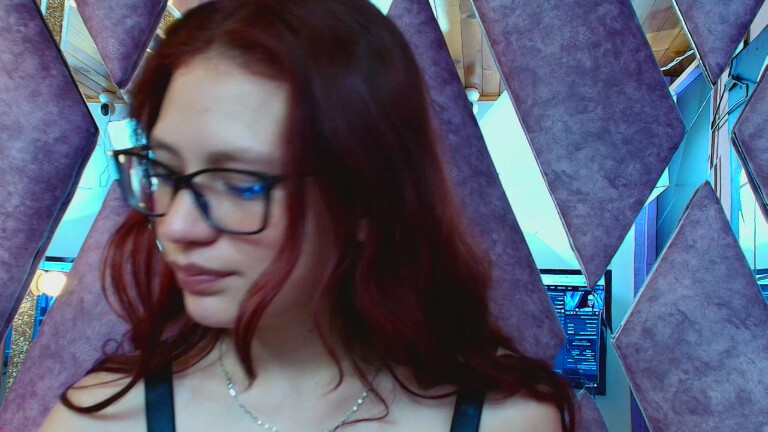 LARICSABLUE's Streamate show and profile