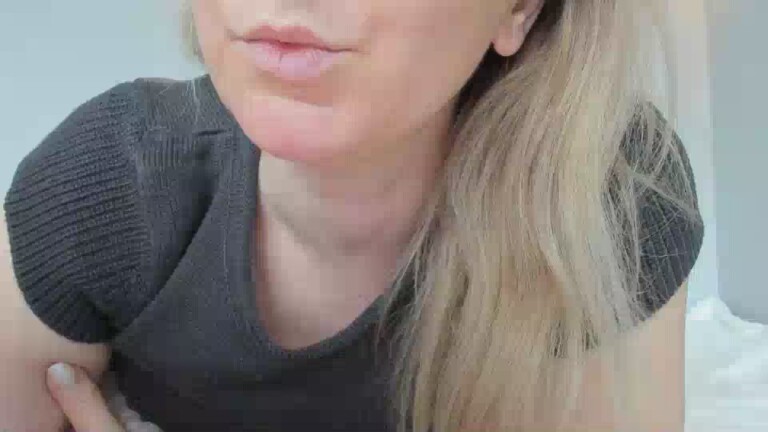 XxSweety_GirlxX's Streamate show and profile