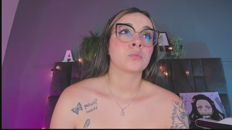 AmbarHiills's Streamate show and profile