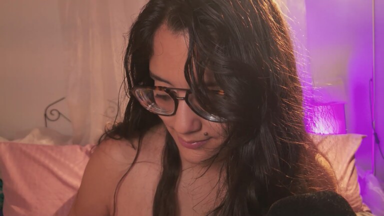 HaileyBunny_18's Streamate show and profile