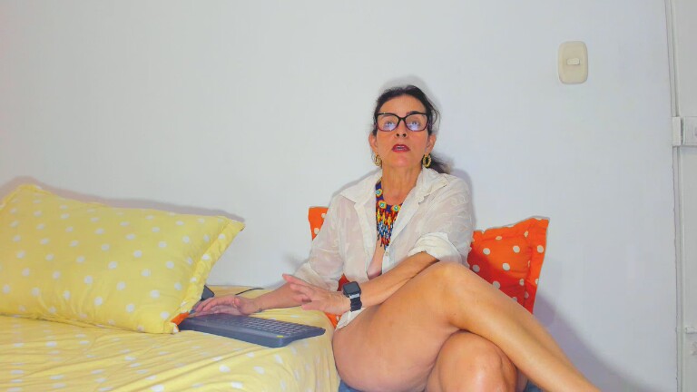 SexyLatinxs's Streamate show and profile