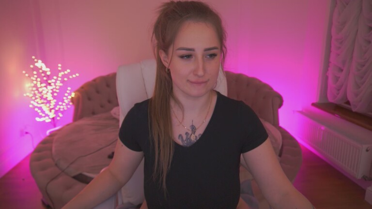 PrettyAdellee's Streamate show and profile