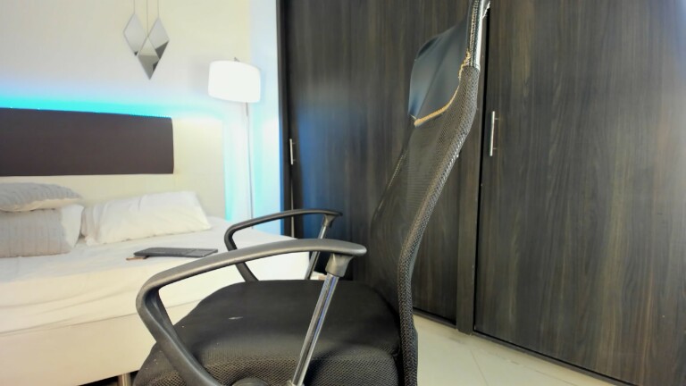 JohannaJones's Streamate show and profile