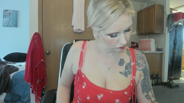 Hottyhousewife18's Streamate show and profile