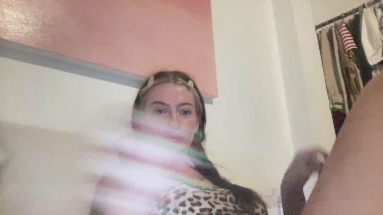 UKRaunchyRobyn's Streamate show and profile