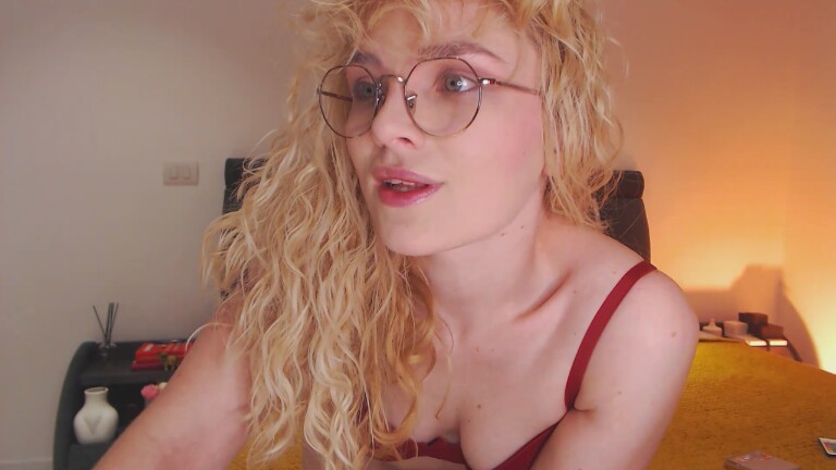 EVYE's Streamate show and profile