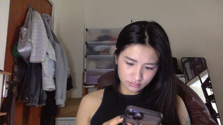 LyLy_94's Streamate show and profile