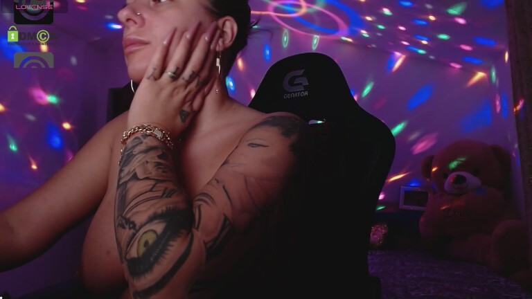 SonyaDevon's Streamate show and profile