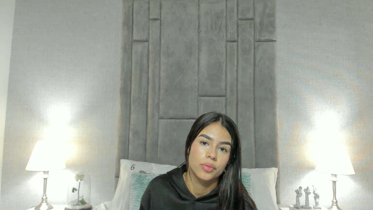 ZairaAbad's Streamate show and profile