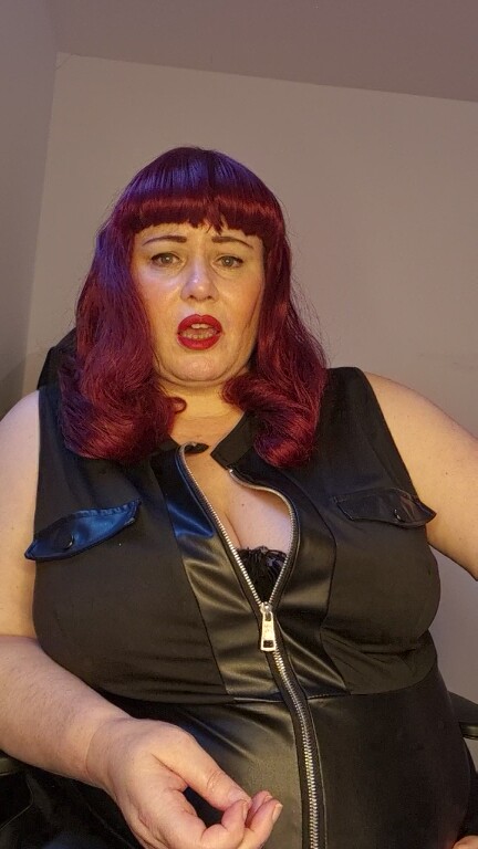 TheDevineMissDeviant's Streamate show and profile