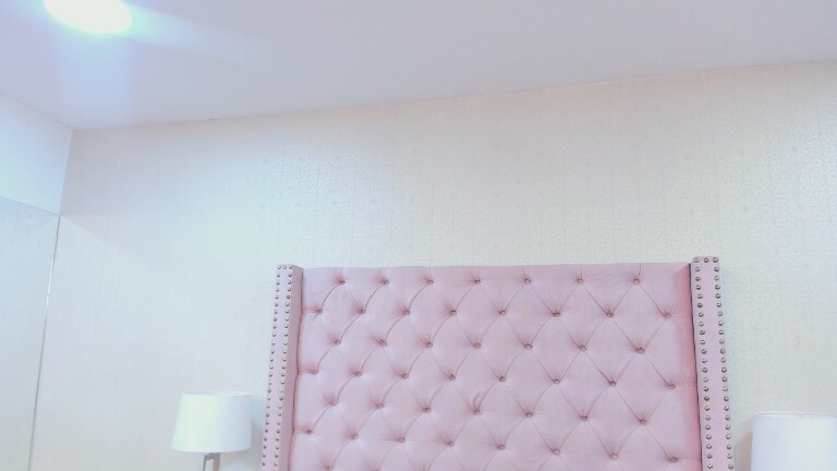 AntonelaMilf's Streamate show and profile