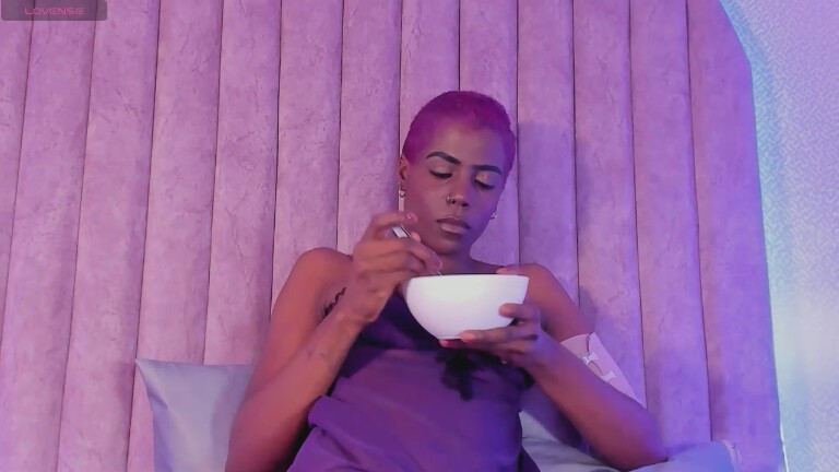 Taramasudd's Streamate show and profile