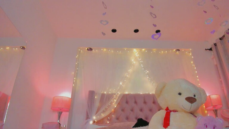 AlexandraWinterr's Streamate show and profile