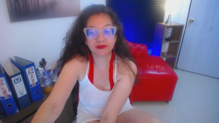 MIlfsslly's Streamate show and profile