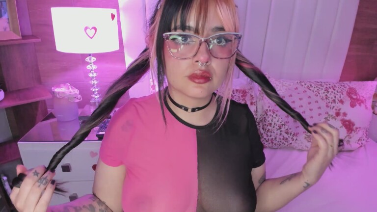 MaddieWaves's Streamate show and profile