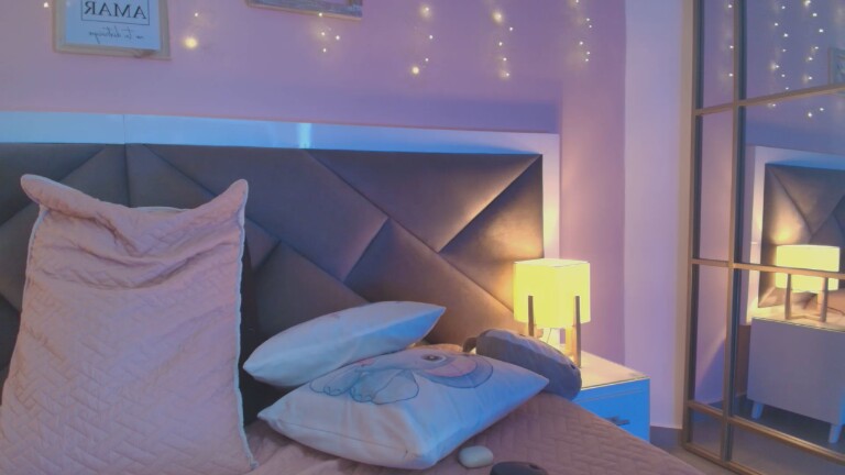 LillyRohan's Streamate show and profile