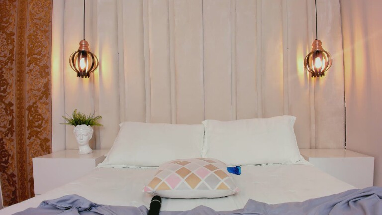 LucianaAriaas's Streamate show and profile