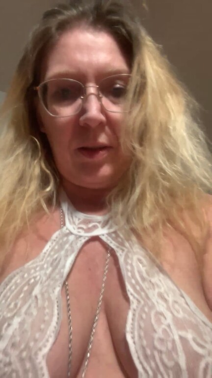 DelightfulDesire's Streamate show and profile