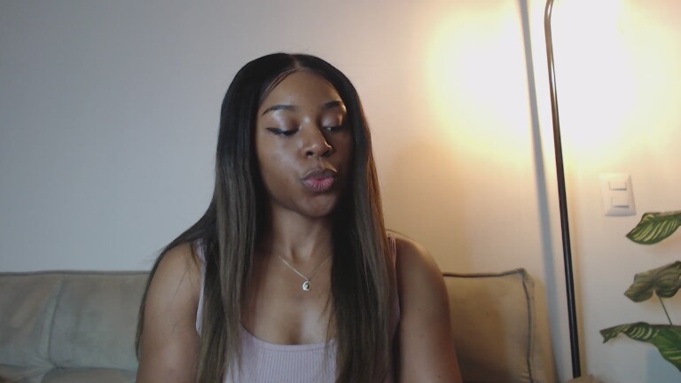 MissRavenBlack's Streamate show and profile