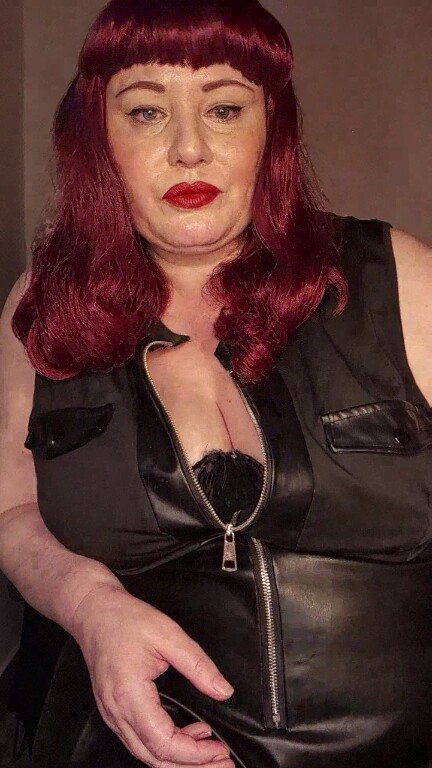 TheDevineMissDeviant's Streamate show and profile