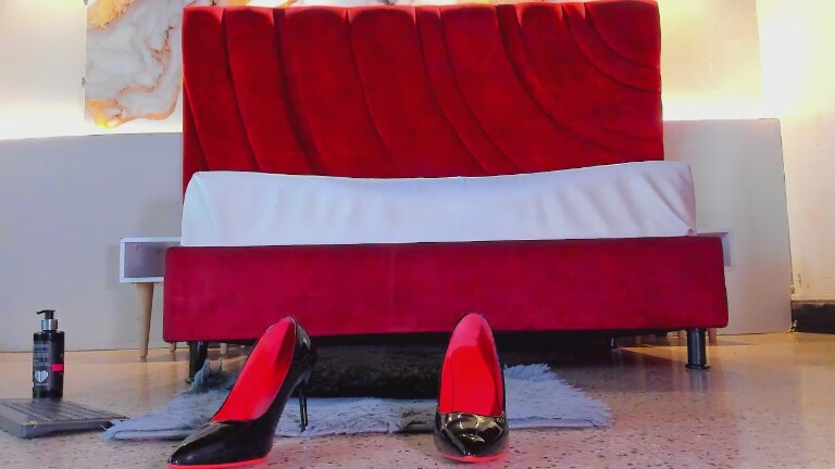 MAISEHILL19's Streamate show and profile