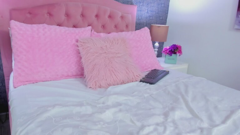 GingerKors's Streamate show and profile