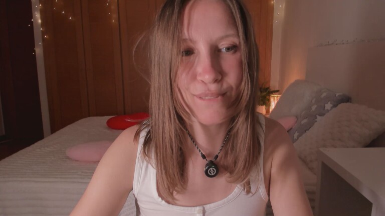 EmilyJune's Streamate show and profile