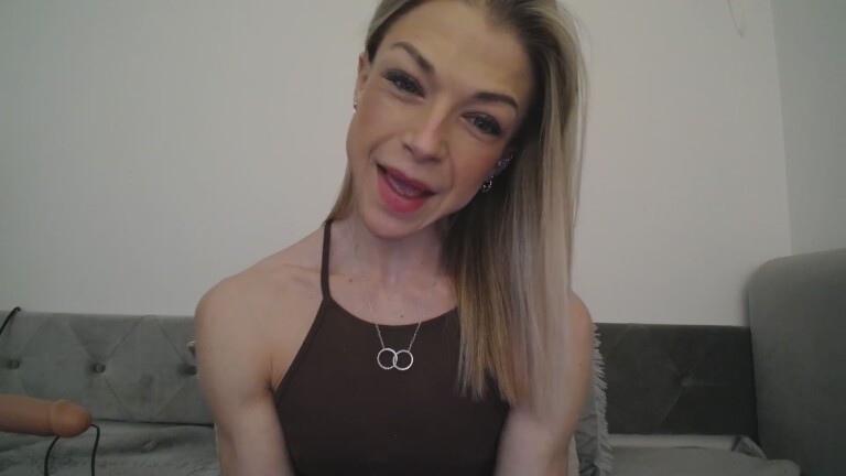 British_EmJess's Streamate show and profile