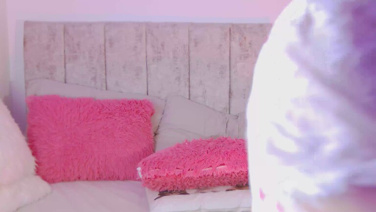 ArianaDavies's Streamate show and profile