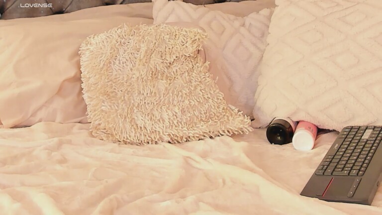 HellenWrite's Streamate show and profile