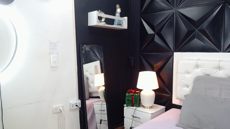 Dahlia_Goddees's Streamate show and profile