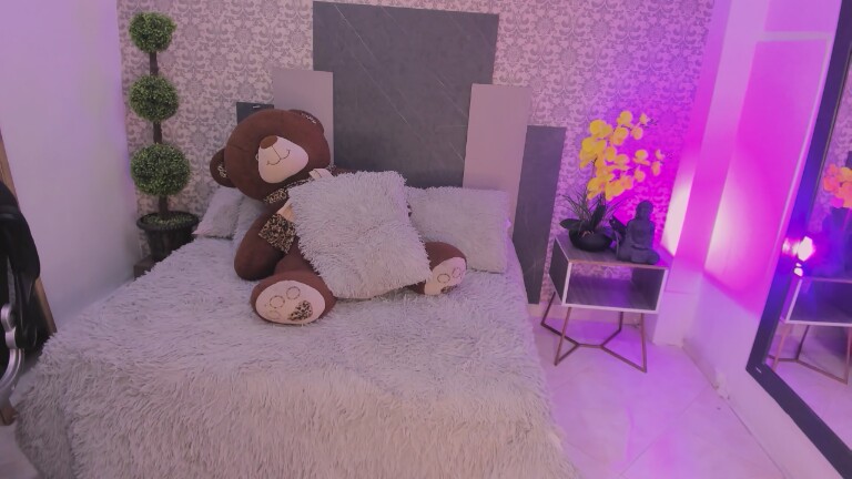 DulceCloe's Streamate show and profile