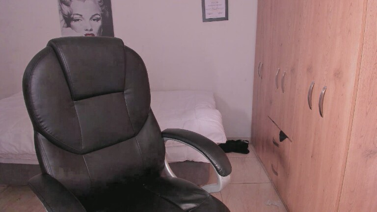 AmeliaBrown69's Streamate show and profile