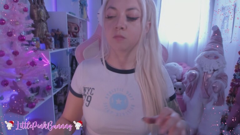 LittlePinkBunnny's Streamate show and profile