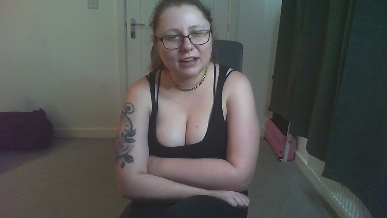 xokiarakinkyxo's Streamate show and profile