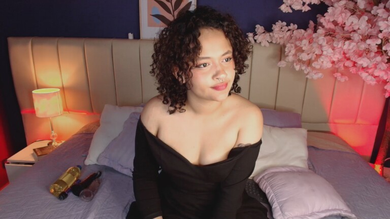 ZarahRosse's Streamate show and profile