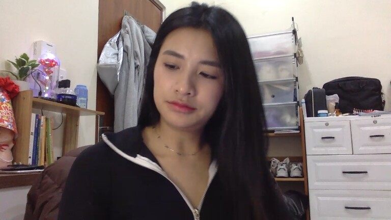 LyLy_94's Streamate show and profile